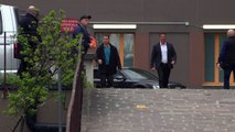 Milano, Silvio Berlusconi dimesso dal San Raffaele: le immagini all'uscita dell'ospedale