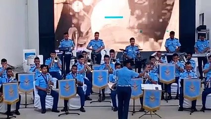 तीन सेनाओं के 130 से म्यूजिशियंस की प्रस्तुति में इंडियन-वेस्टर्न म्यूजिक का फ्यूजन