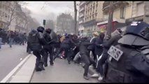 التاسعة هذا المساء | تظاهرات حاشدة في باريس تدين انتهاكات الشرطة بحق الرافضين لقانون التقاعد