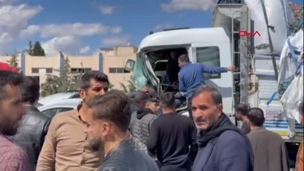 ŞANLIURFA'DA ZİNCİRLEME KAZA 2 ÖLÜ, 4 YARALI