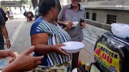 Ex-moradora de rua faz sucesso vendendo marmitas no Centro de BH
