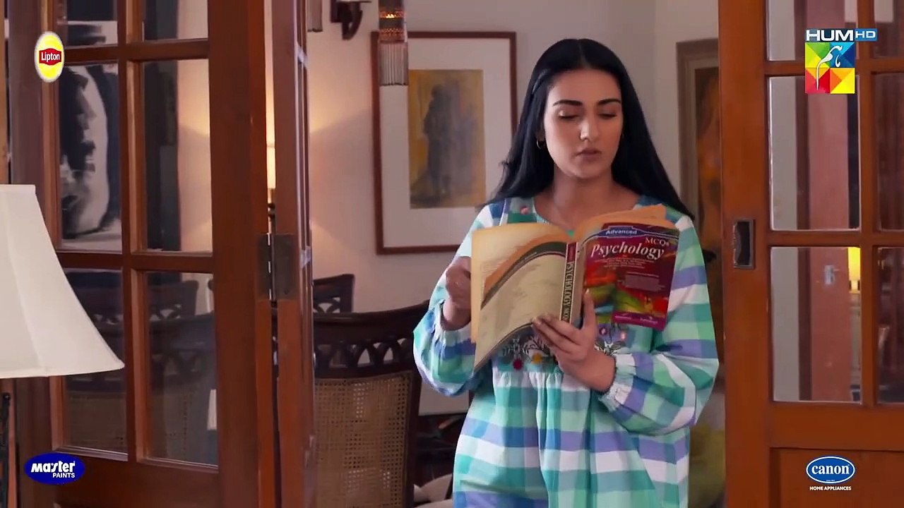 Kia Smile Hai Bachi Ki... Zalim !! #ramshakhan #ahadrazamir #sarahkhan - Hum Tum - FLO Digital