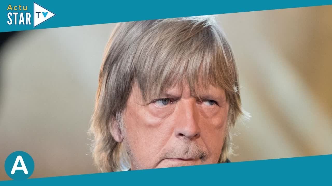 Renaud partage sa vie avec deux hommes, son quotidien dévoilé : "Ça a été difficile à gérer"