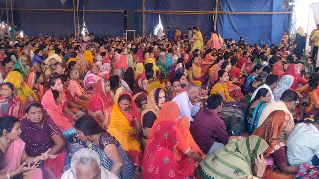 Devotees danced in the story of Shiva Mahapuran