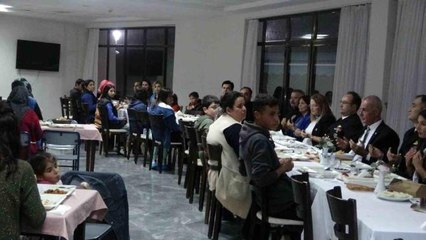 Kaymakam Aksoy, depremzedeler ile iftar yaptı