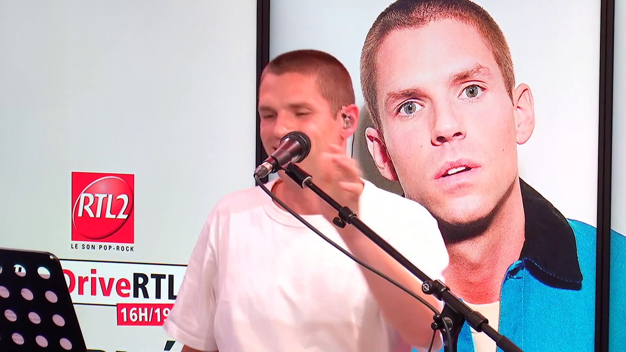 LIVE - Hervé interprète "Idées Noires" dans #LeDriveRTL2 (30/03/23)