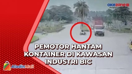 Ngeri, Detik-Detik Pengendara Motor Tabrak Kontainer