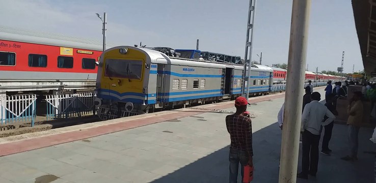 बाड़मेर-बालोतरा के बीच इलेक्ट्रीफिकेशन का काम पूरा, 100 किमी प्रतिघंटे की स्पीड से दौड़ा इलेक्ट्रिक इंजन