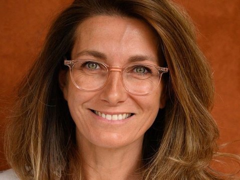 Fumer la moquette , Anne-Claire Coudray revient sur sa grosse boulette au JT de TF1 : Sachez que ça m'a beaucoup...