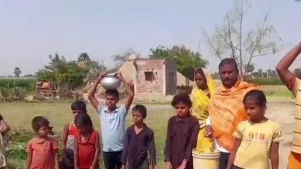 शेखपुरा: नल जल योजना फेल ग्रामीणों परेशान, बोरिंग से पानी लाकर काम करते हैं