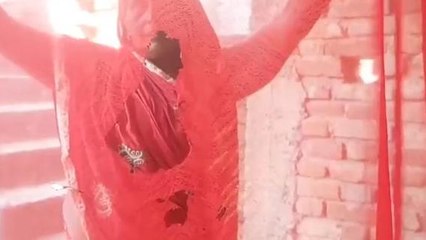 दरभंगा: इस घर में बार बार आग लगने से ग्रामीण हैरत में, अब गिले साड़ी में लगी आग