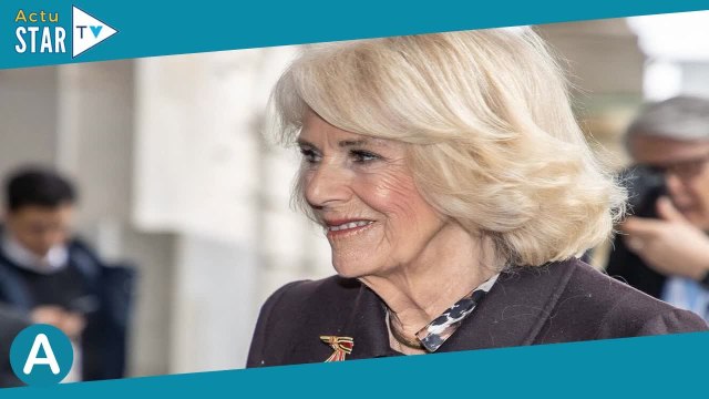 Camilla Parker Bowles : pour son look au couronnement, elle chipe le styliste préféré de Lady Di
