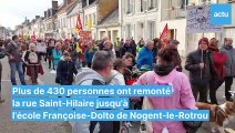 Manifestation contre la fermeture d'une classe de l'école Françoise-Dolto de Nogent-le-Rotrou