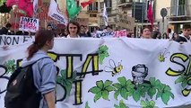 Corteo antimafia per le strade del centro storico di Palermo