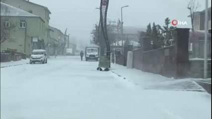 Bingöl'ün ilçelerinde kar yağışı etkili oldu