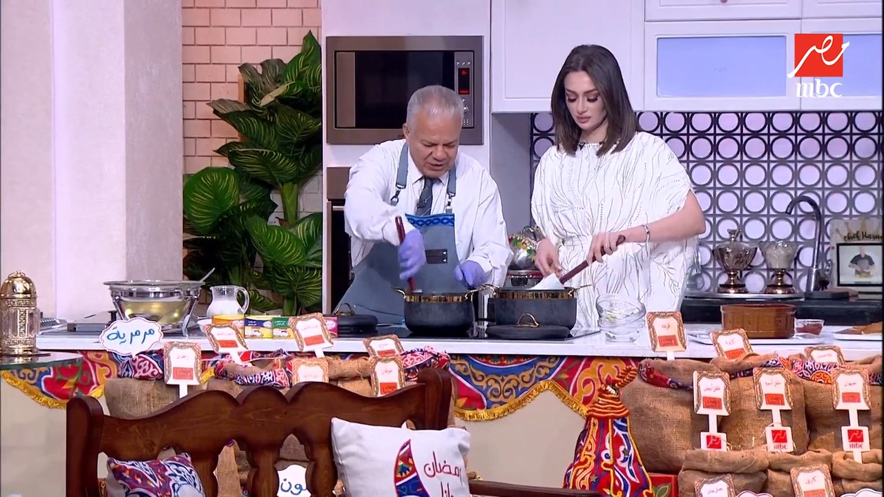 شوربة بروكلي بكريمة الطهي مع الثلاثي المفروم (زعتر بصل ثوم)
