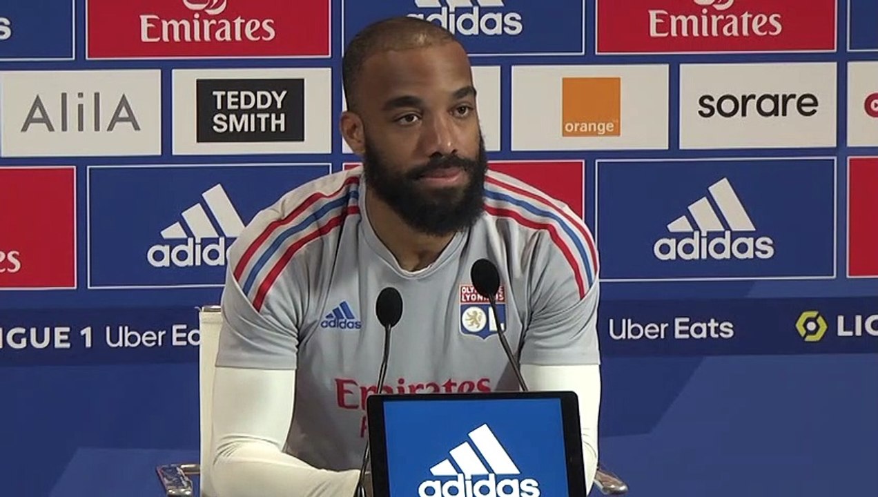PSG-OL : Alexandre Lacazette demande une faveur à Kylian Mbappé