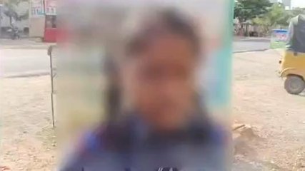 సిరిసిల్ల: ఫీజు కట్టలేదని.. బస్సు నుంచి దింపేశారు..!