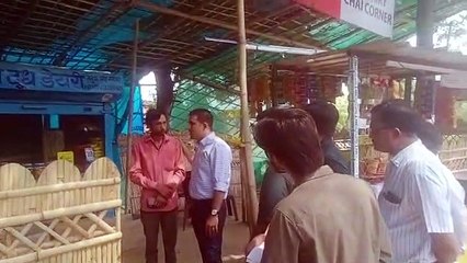 लापरवाही पर मैरिज गार्डन व सरस डेयरी बूथ को किया सीज