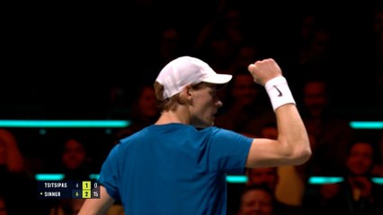 Sinner-Tsitsipas, scambio stupendo