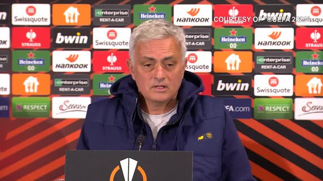 Mourinho su Karsdorp: "Mio aggettivo troppo pesante"