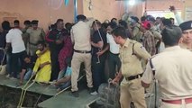 عشرات القتلى في انهيار أرضية معبد في الهند