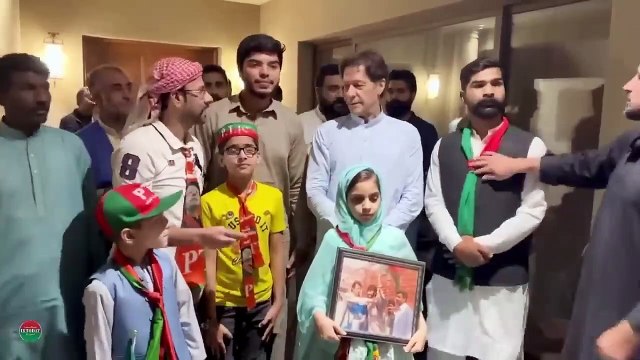 چیئرمین پی ٹی آئی عمران خان نے زمان پارک میں پی ٹی آئی کارکنوں سے ملاقات کی۔