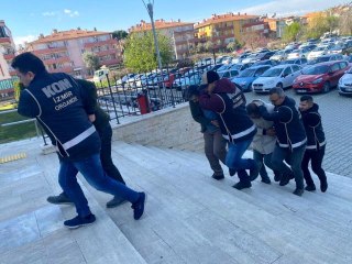 Akbaba Operasyonu'nda Ödemiş Belediyesi'nde çalışan 2 kişi gözaltında alındı