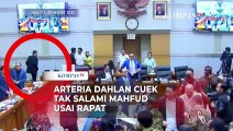Momen Arteria Dahlan Cuek Tak Salami Mahfud MD Usai Rapat