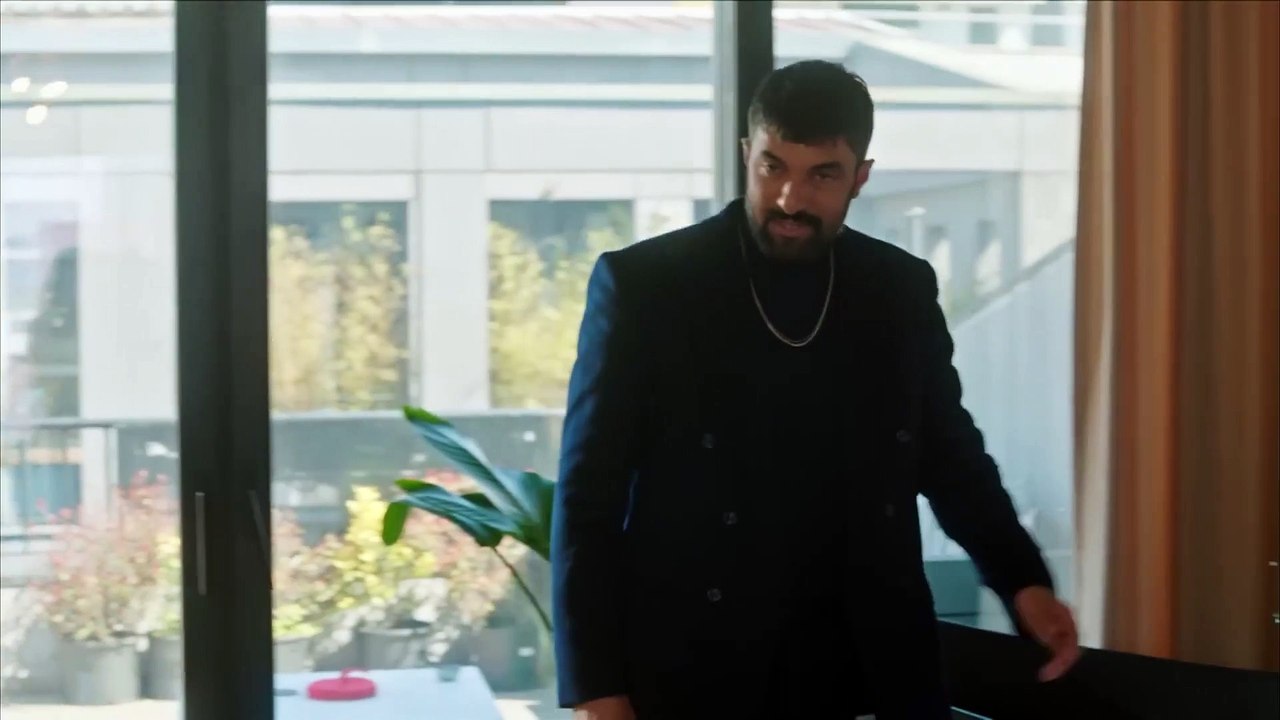 Farah ve Tahir Aynı Evde - Adım Farah 5. Bölüm