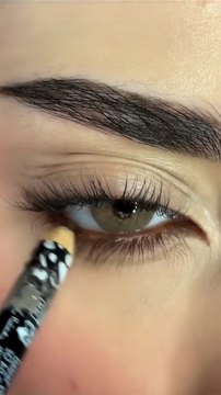 Brown eye makeup Yes or No_ @makeup_rhk #fyp #makeup #foryoupage_adapt_lower_720_1