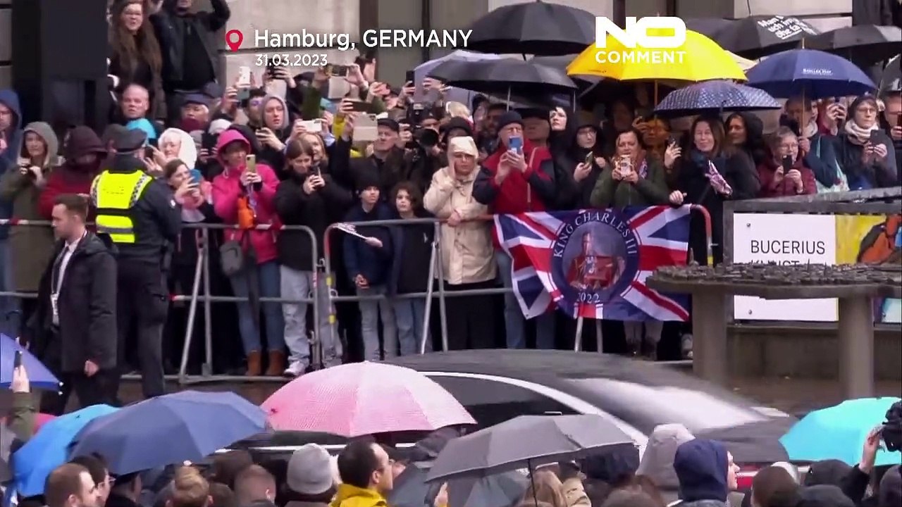 Fast wie zu Hause: Charles III. erobert die Herzen der Hamburger im Regen