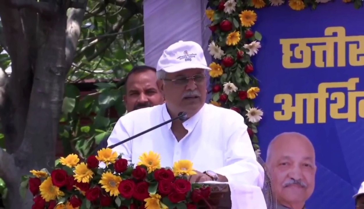 छत्तीसगढ़: CM भूपेश बघेल ने बेरोजगारी भत्ता योजना और सामाजिक आर्थिक सर्वेक्षण  का किया शुभारंभ