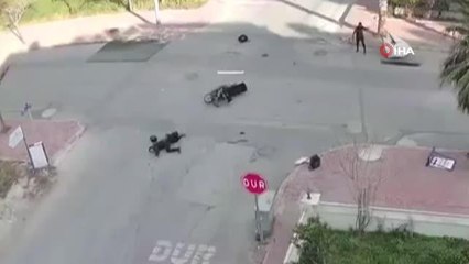 Antalya'da motosiklet ve sürücüsünü metrelerce savuran kaza