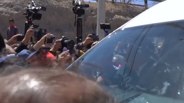 Protesta contra el convoy de López Obrador por los migrantes muertos en el incendio