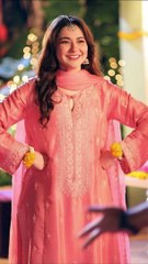 Stunning Hania Amir: A Photographic Journey