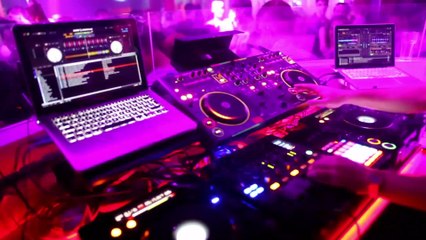 Red is my illusion 1.0 - Electronic Dance Music