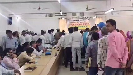 अम्बेडकरनगर: समाधान दिवस के आयोजन में उमड़े फरियादी, डीएम रहे मौजूद