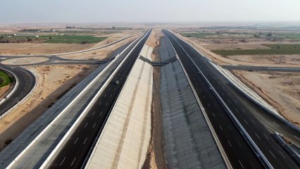 تصوير جوي لطريق الصعيد الصحراوي الغربي في المسافة من ديروط حتى القوصية