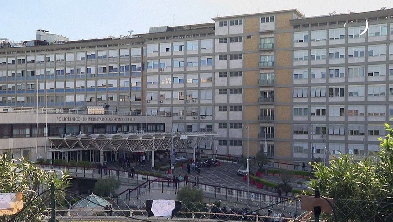 Papst aus Krankenhaus entlassen: 'Ich lebe noch'