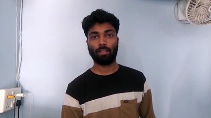 चॉइस सेंटर में बड़ी संख्या में युवा ऑनलाइन आवेदन भरने पहुंच रहे हैं