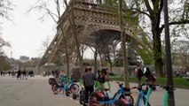 París vota este domingo si mantiene o prohíbe los patinetes compartidos