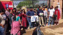 निजी स्कूलों पर मनमानी का आरोप , अभिभावकों ने किया प्रदर्शन