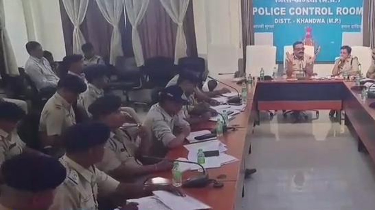 खंडवा: नवागत पुलिस अधीक्षक ने ली क्राइम मीटिंग दिए आवश्यक खास निर्देश देखे खास रिपोर्ट...