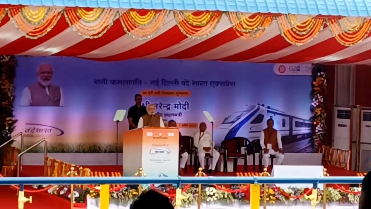 देश के विकास के बीच कुछ लोग मेरी छवि धूमिल करना चाहते हैं: मोदी