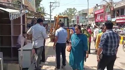 राज्यपाल का दौरा: प्रशासन ने शहर से हटवाए अतिक्रमण