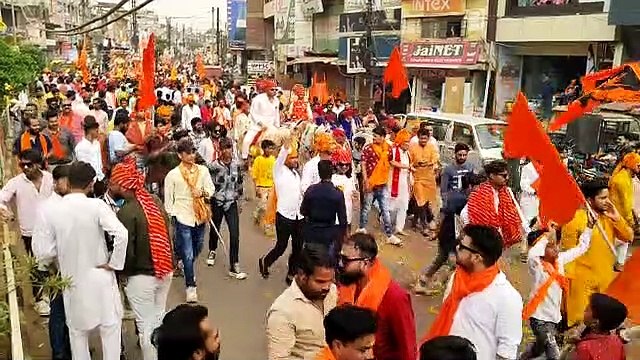 शहर हुआ राममय : पांच हजार से अधिक लोग और डेढ़ किलोमीटर लंबा चल रहा था चल समारोह