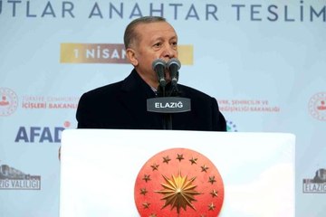Cumhurbaşkanı Erdoğan Elazığ'da depremzedelere seslendi: "Bir yılda 319 bin konutu bitirmek için milletimize sözümüz var"