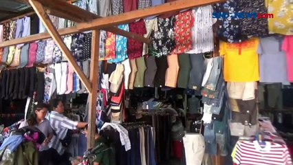 Pedagang Tolak Larangan Impor Baju Bekas di Medan