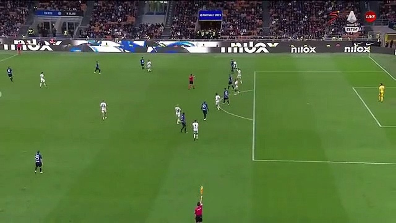 لاعب ايطالي يدّعي الإصابة لمنح زميله المغربي فرصة الإفطار